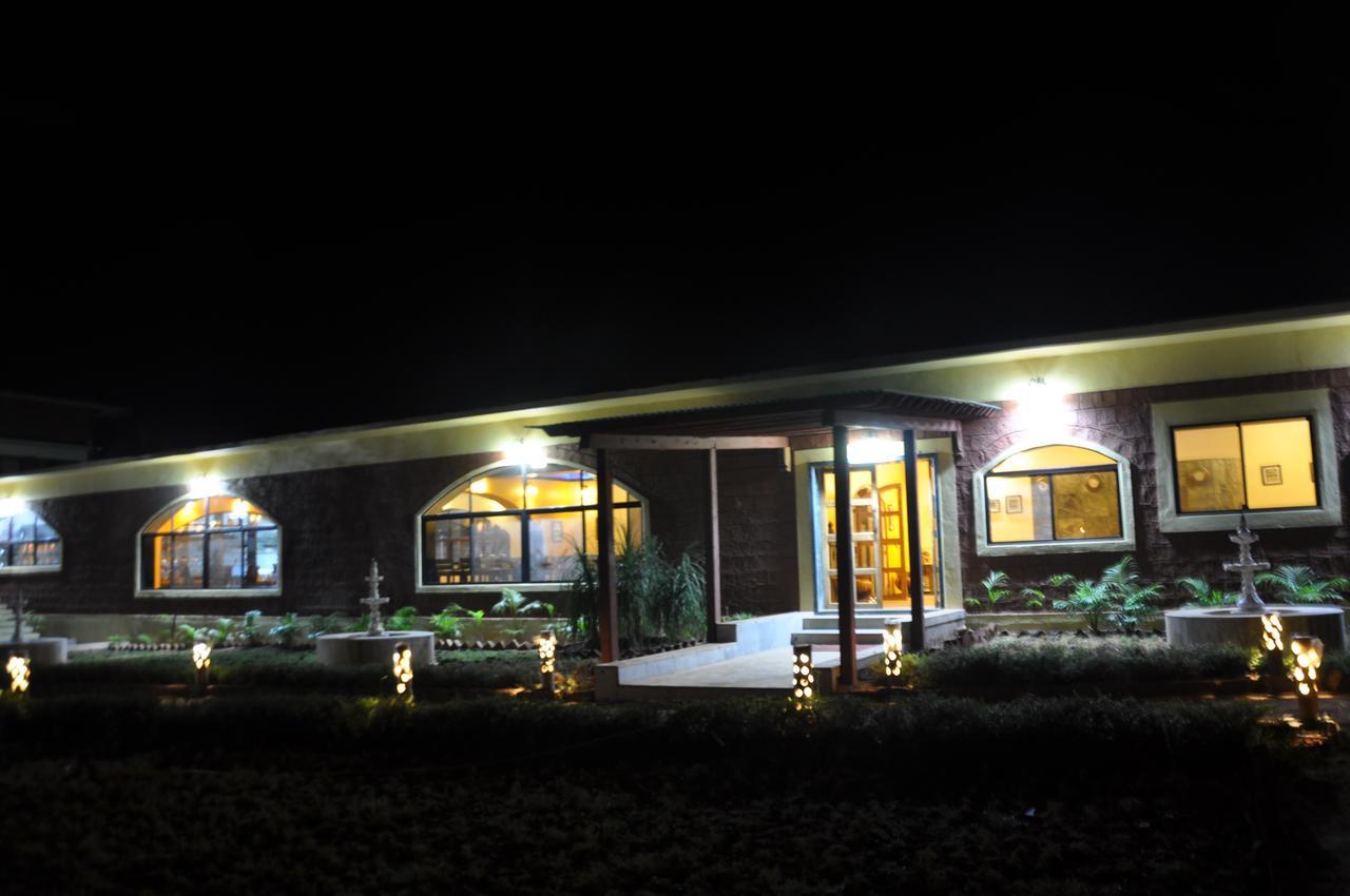 Chira Meadows Ecoresort, Dapoli Exterior photo